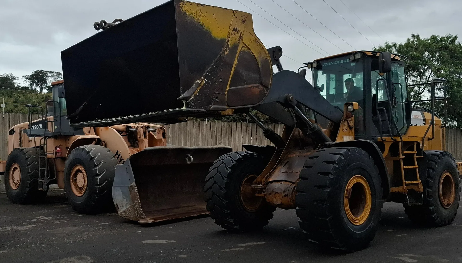John Deere 724, pá carregadeira da GABE