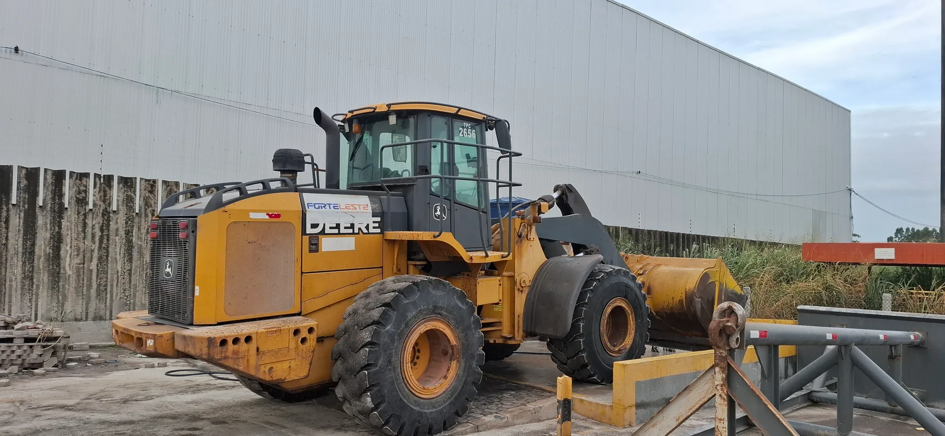John Deere 724, pá carregadeira da GABE