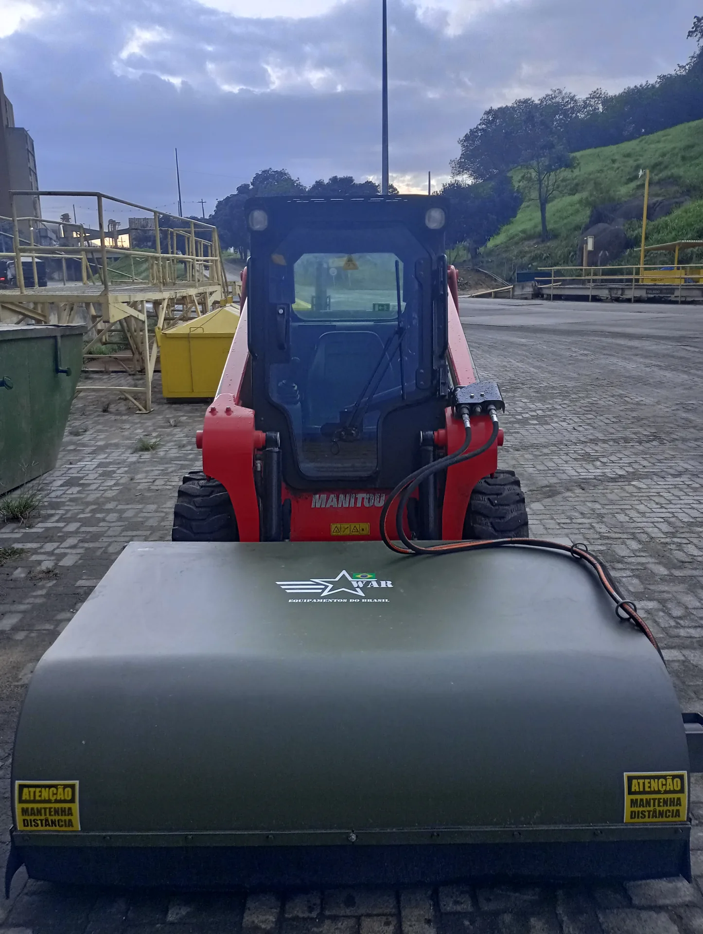 Manitou 1650R, minicarregadeira da GABE