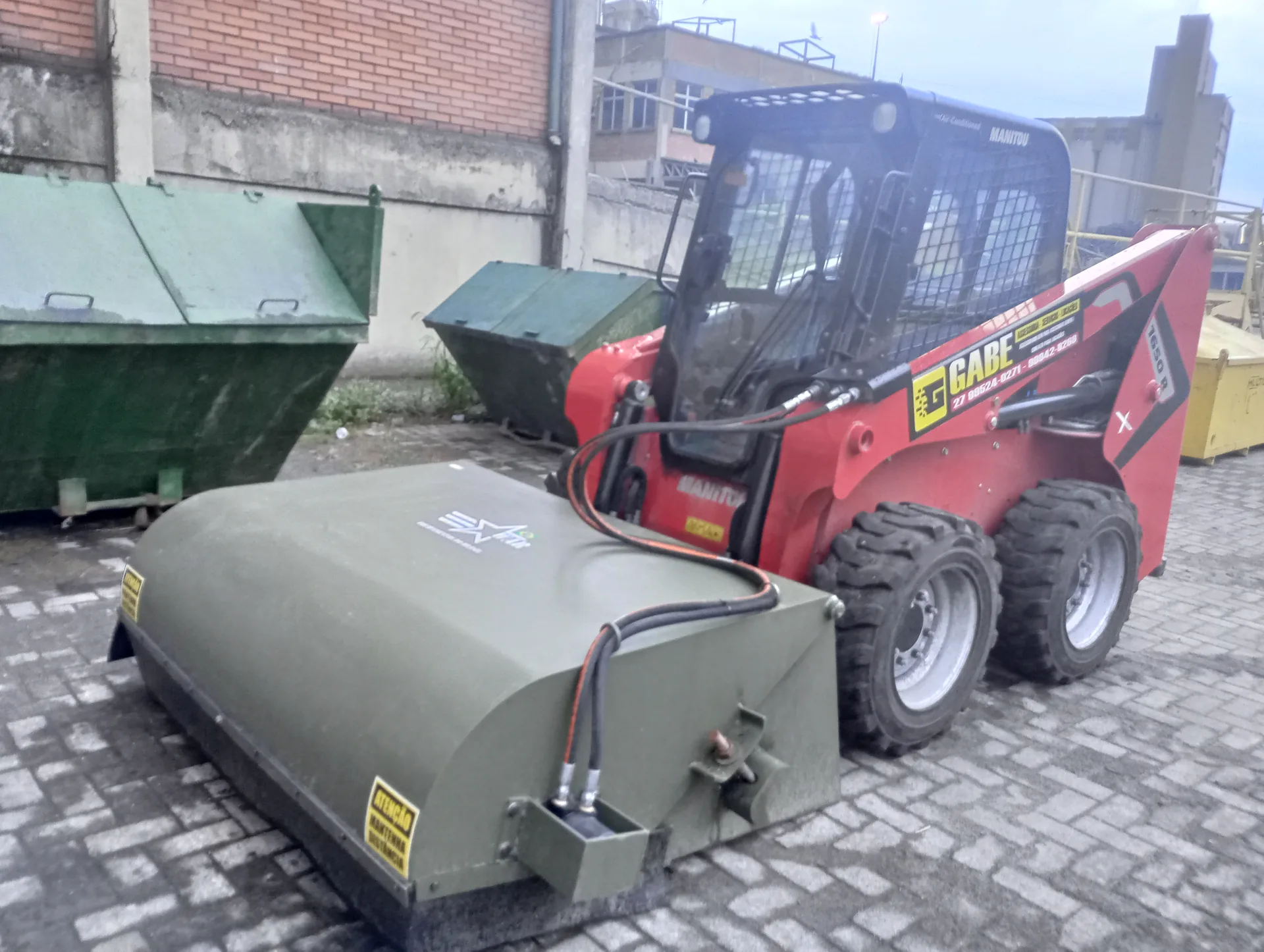 Manitou 1650R, minicarregadeira da GABE