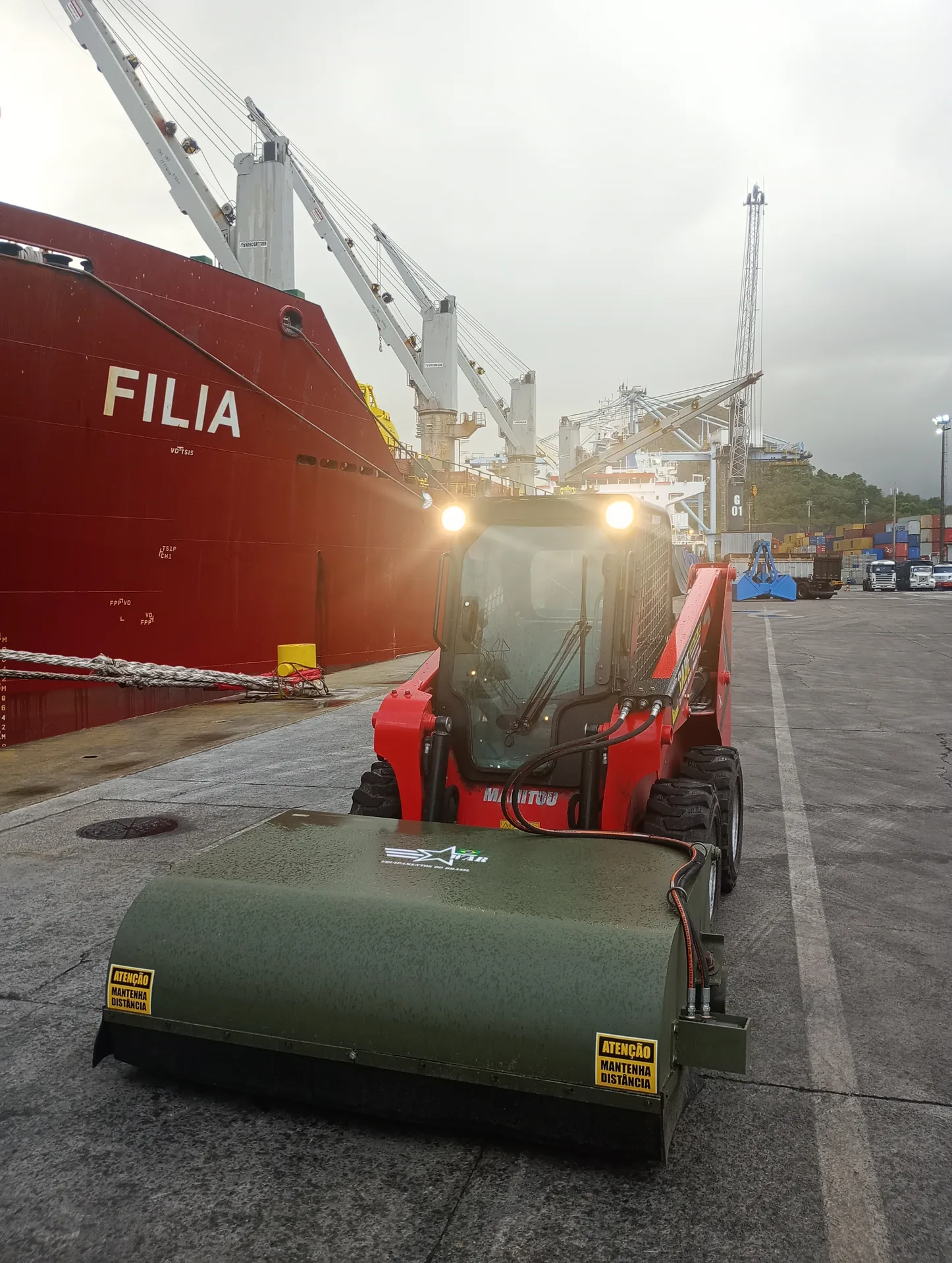 Manitou 1650R, minicarregadeira da GABE