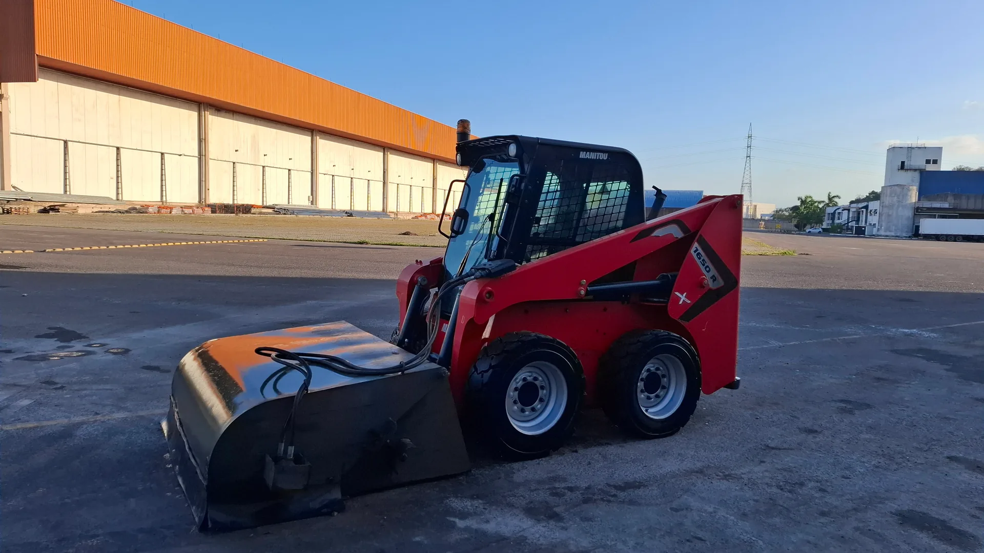 Manitou 1650R, minicarregadeira da GABE
